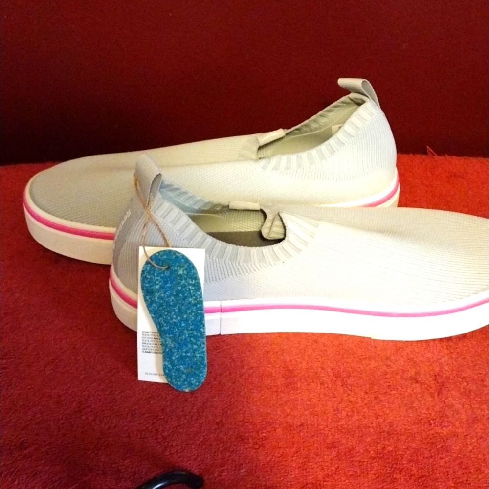 Brand New Reebok Slip on Sneakers